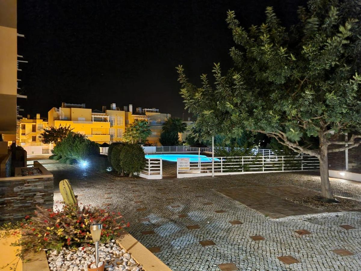 Marinho - 2 Bedroom 2 Bathroom Ground Floor Apartment With Communal Pool And Gardens Conceição 外观 照片