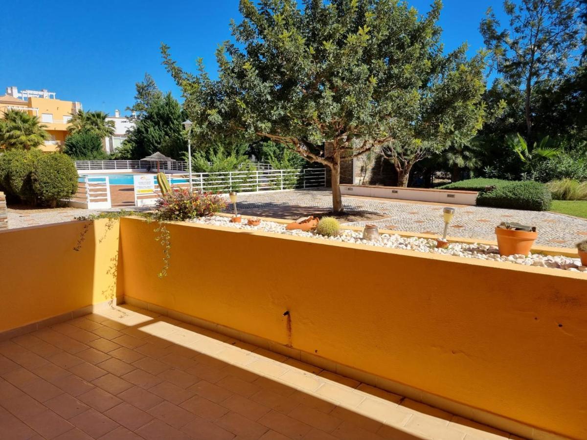 Marinho - 2 Bedroom 2 Bathroom Ground Floor Apartment With Communal Pool And Gardens Conceição 外观 照片
